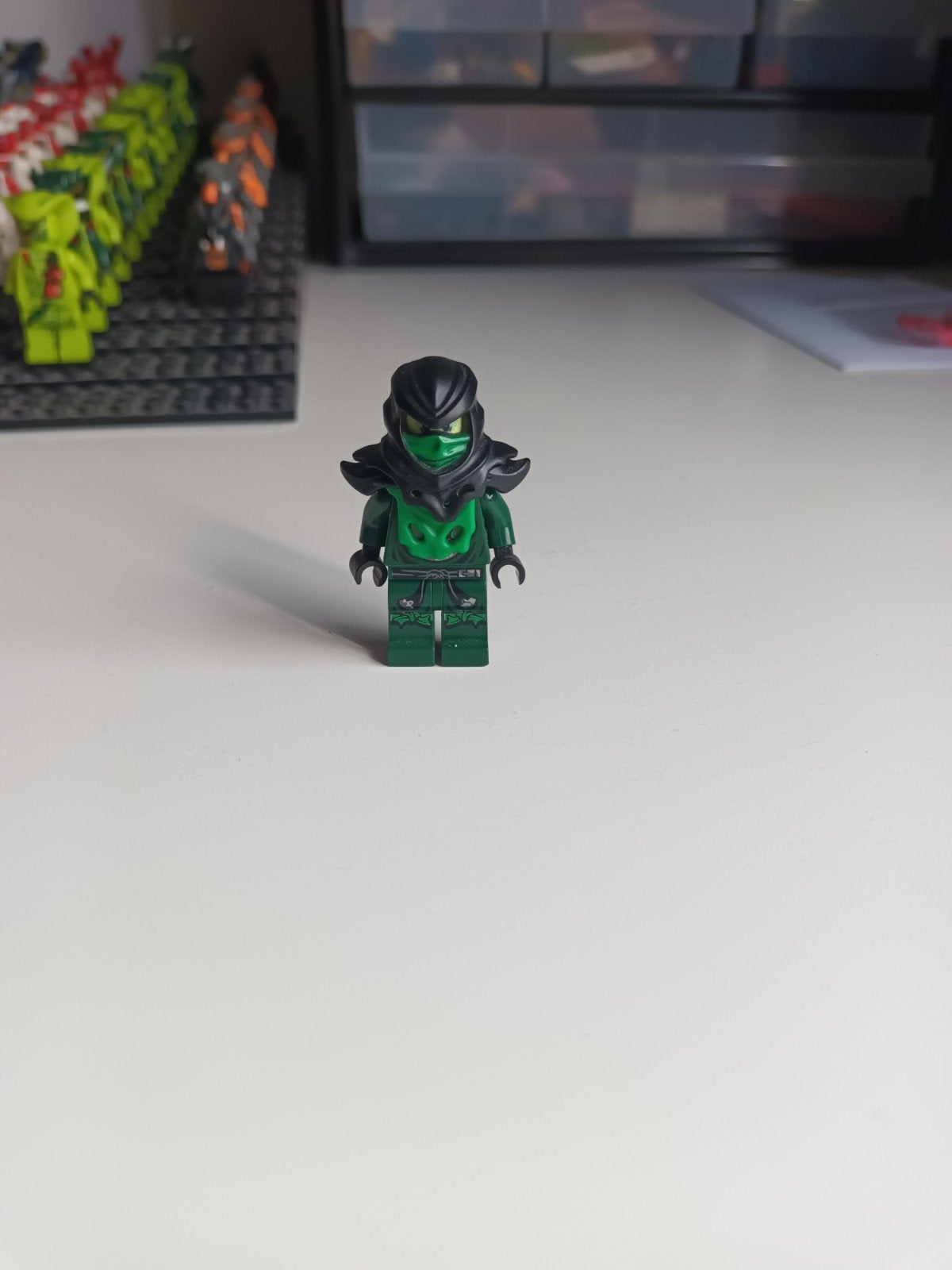 Lego ninjago possesed lloyd (crack zijkant torso), Ophalen of Verzenden
