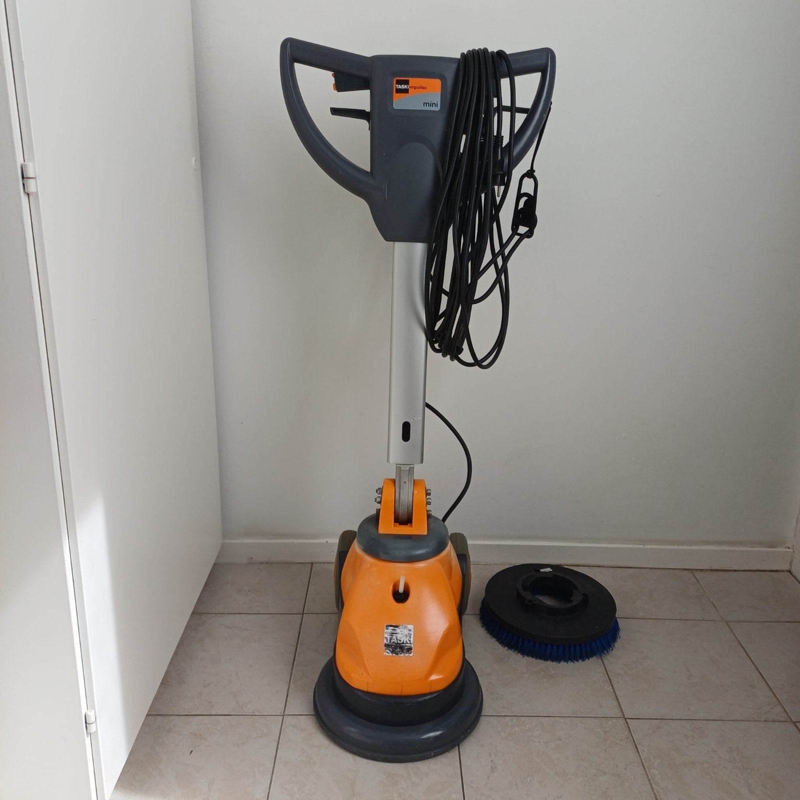 Taski Ergodisc Mini Schrobmachine, Doe-het-zelf en Verbouw, Reinigingsmachines, Ophalen, Zo goed als nieuw, Schrobmachine