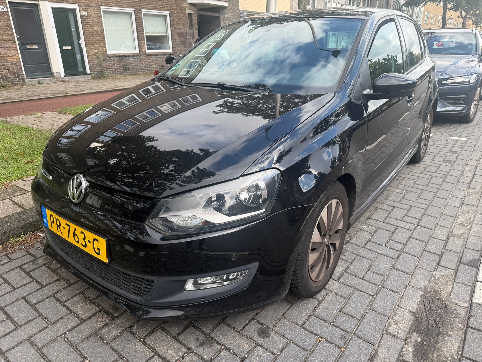 Volkswagen Polo 1.0 TSI 95PK 5D Bluemotion 2017 Zwart, Voorwielaandrijving, Dealer onderhouden, Stof, 40 €/maand