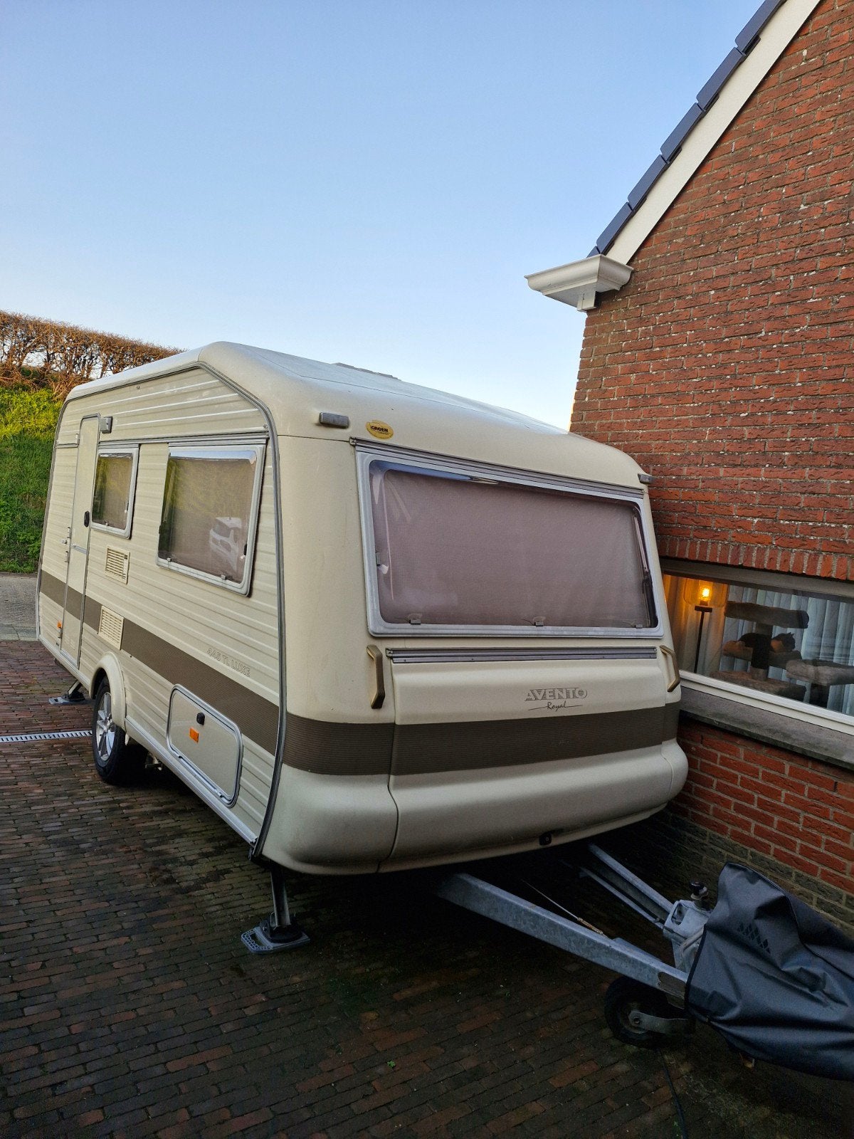 Avento 445 TL Luxe, Schokbreker, Kleine zit, Particulier, 4 tot 5 meter
