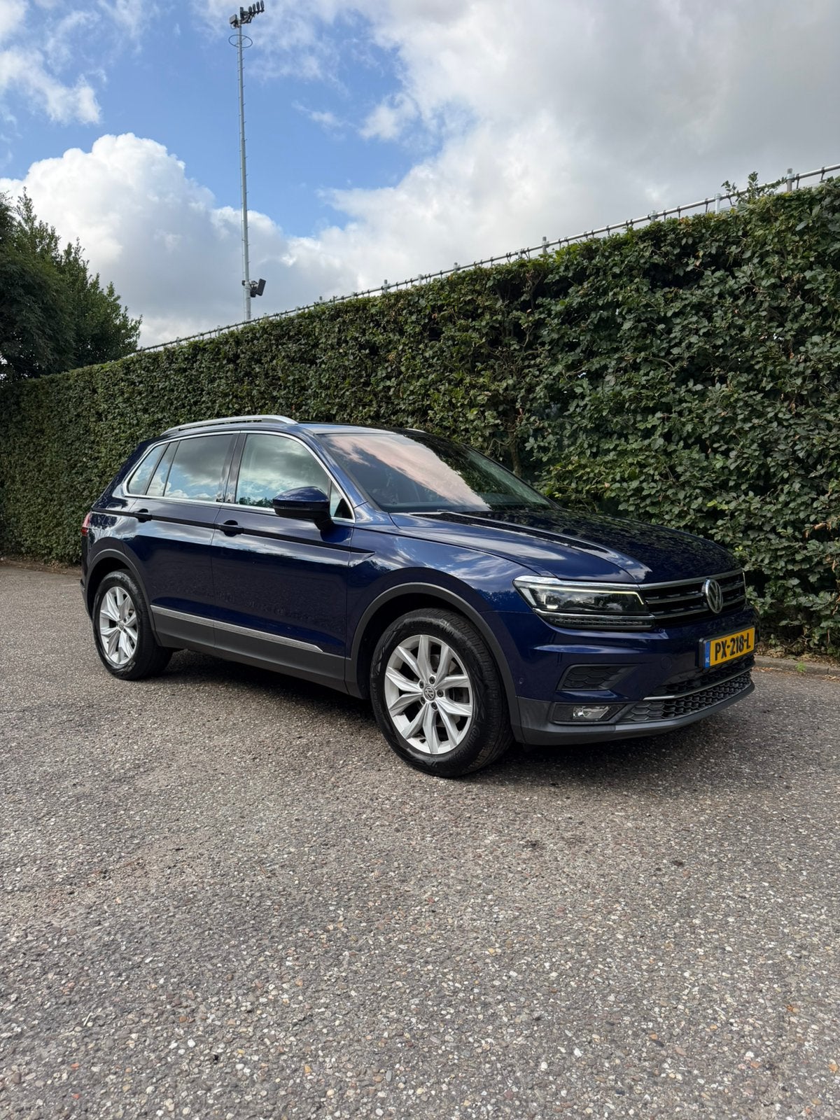 Volkswagen Tiguan |1.4 TSI | PANO | VIRTUAL | ACC | TREKHAAK, 1800 kg, 4 cilinders, Blauw, Alcantara