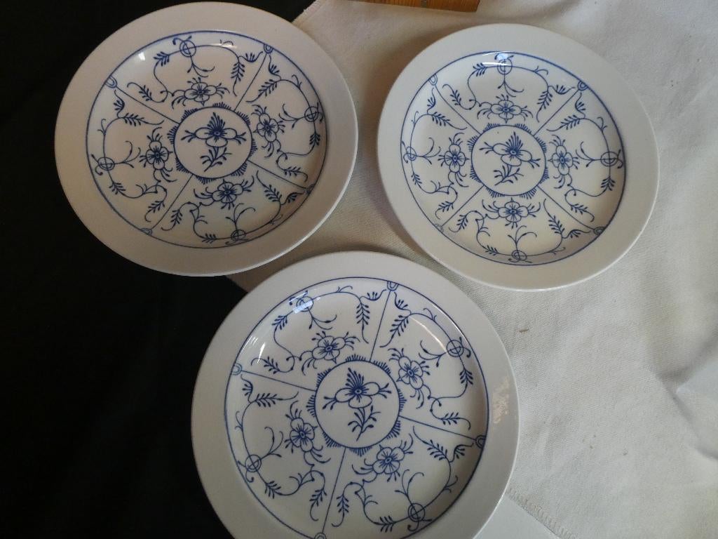 3 x Royal Sphinx Maastricht P.Regout borden, Huis en Inrichting, Keuken | Servies, Gebruikt, Ophalen of Verzenden, Bord(en), Overige stijlen
