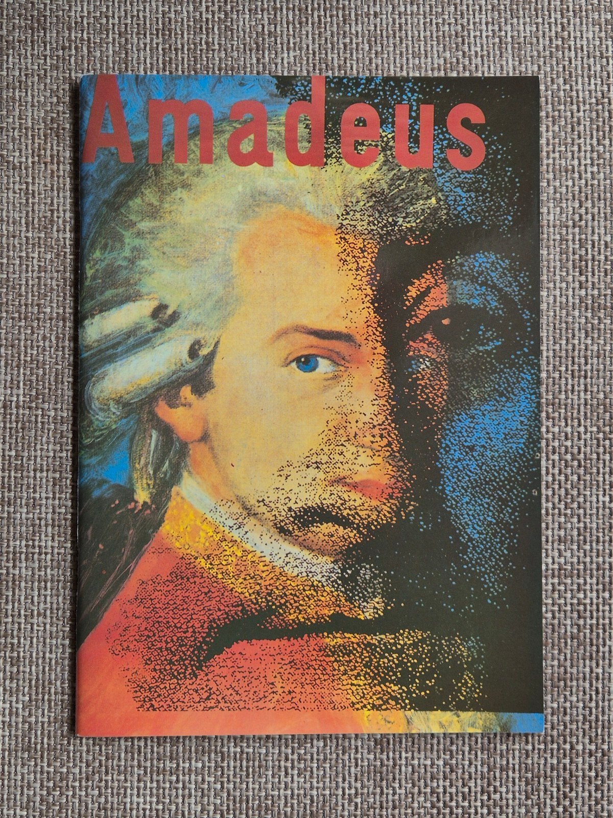 Amadeus - Theatermagazine, Ophalen of Verzenden, Zo goed als nieuw