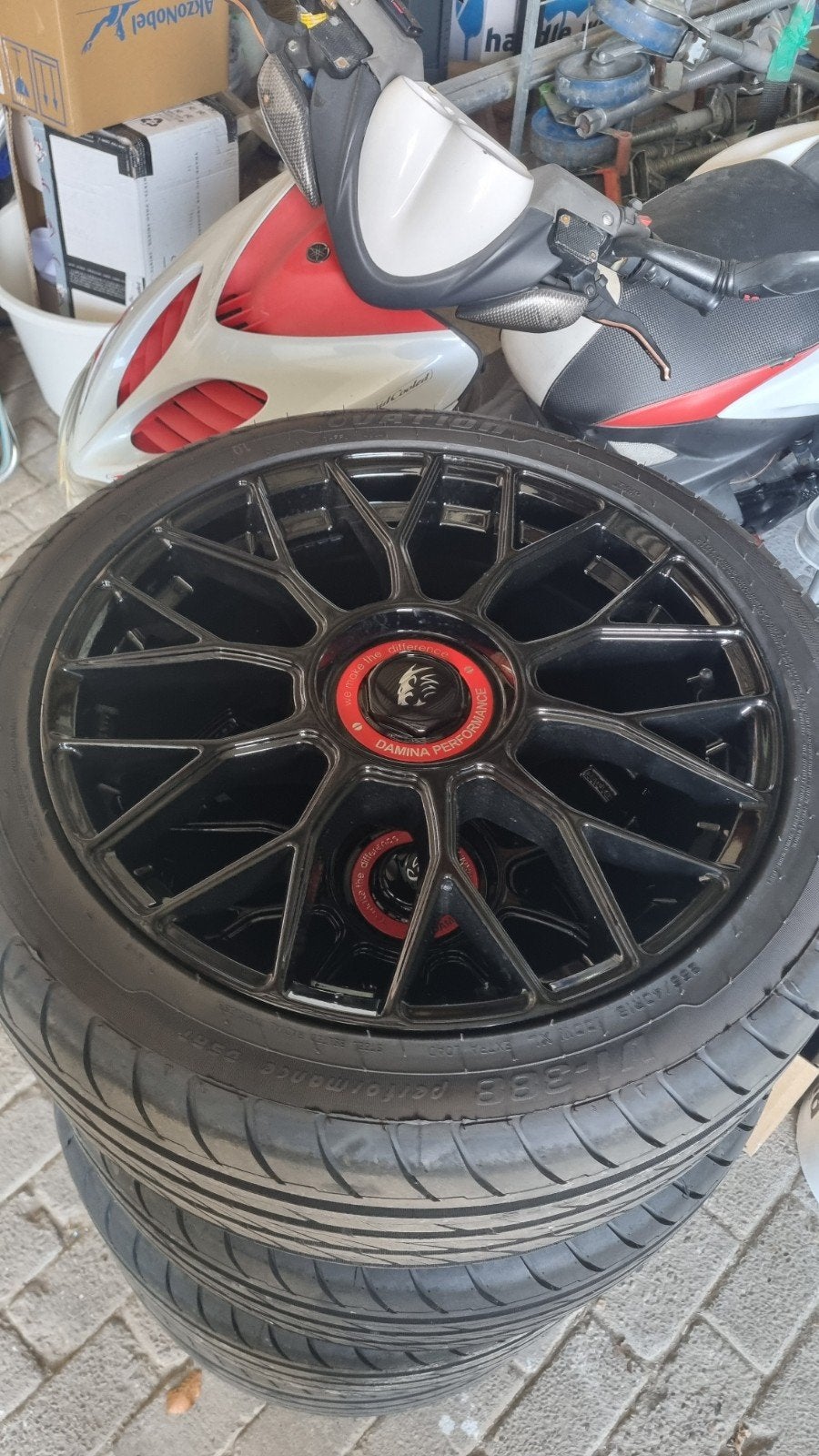 Set van 4 Damina Performance velgen met banden 255/40R19 NEW, Auto-onderdelen, Banden en Velgen, 19 inch, Gebruikt, 255 mm, Banden en Velgen
