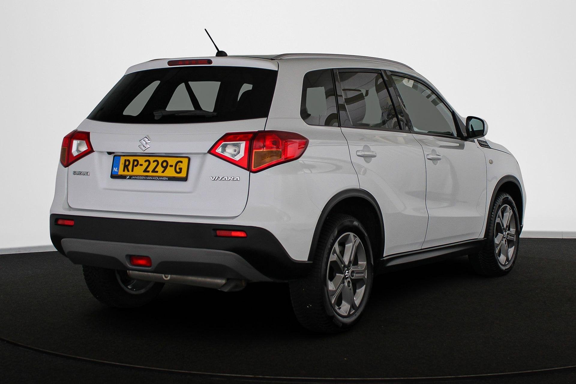 Suzuki Vitara 1.6 Exclusive Navi Camera Apple CarPlay Clima, Auto's, Voorwielaandrijving, Stof, Euro 6, 4 cilinders