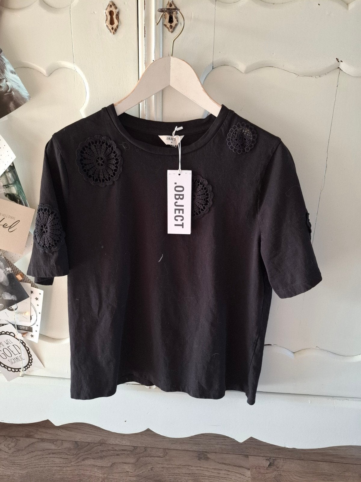 Zwart shirt met borduursel . Object. Pieces. Msch. M. Only., Kleding | Dames, Ophalen of Verzenden, Zo goed als nieuw, Zwart, Korte mouw