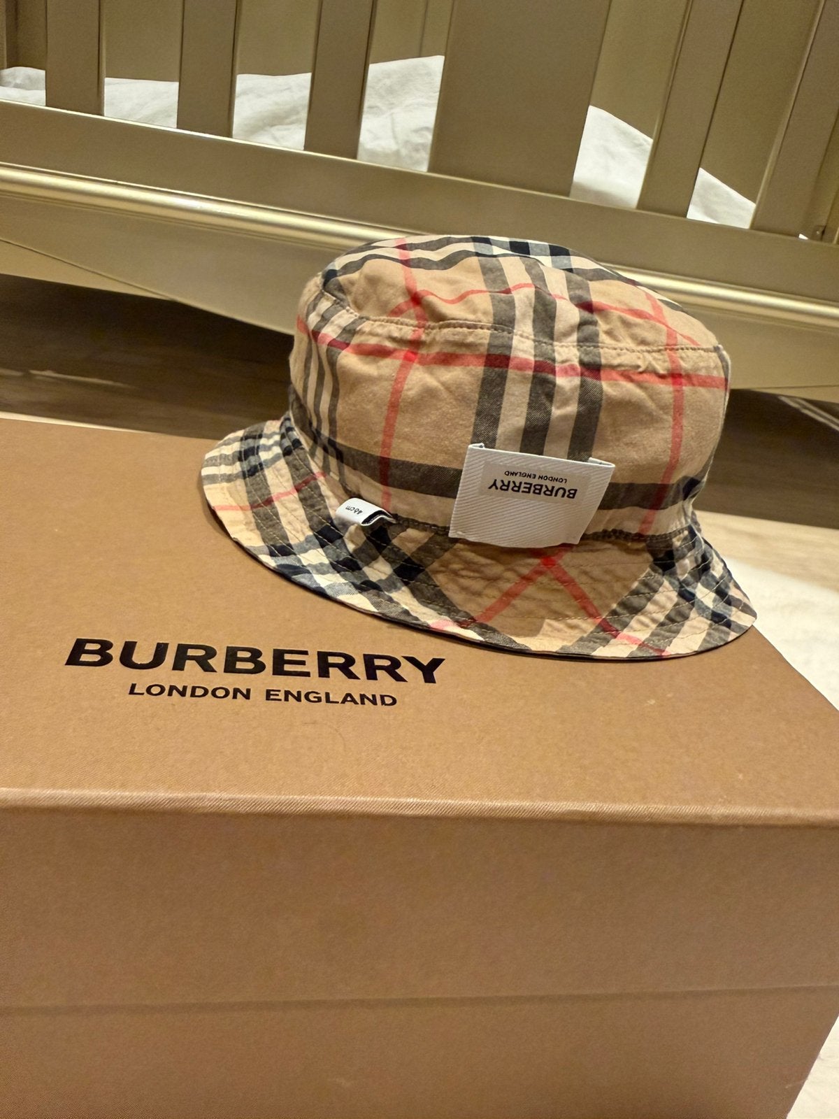 Burberry bucket had unisex, Jongetje of Meisje, One size, Ophalen of Verzenden, Zo goed als nieuw