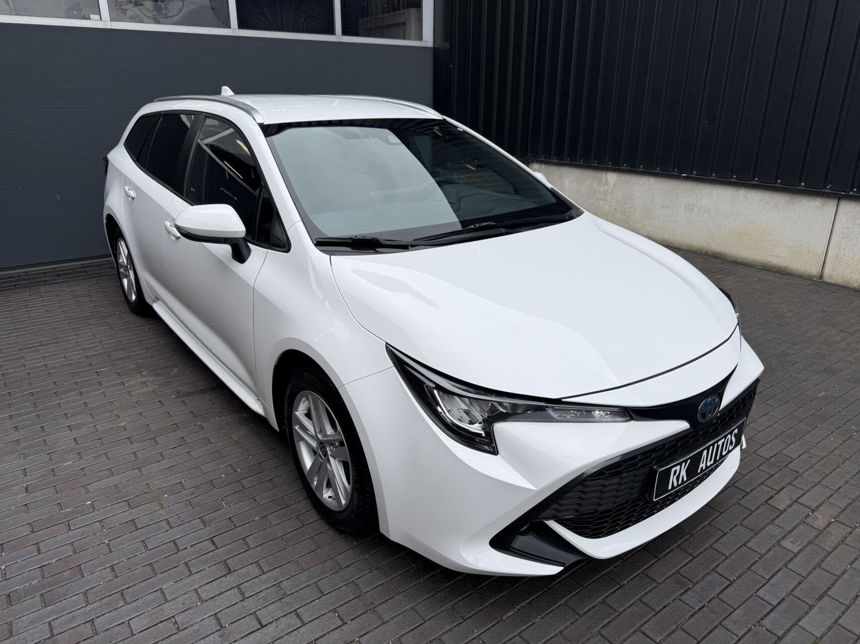 Foto 18 van Toyota Corolla Touring Sports 2.0 Hybrid Business / 184PK