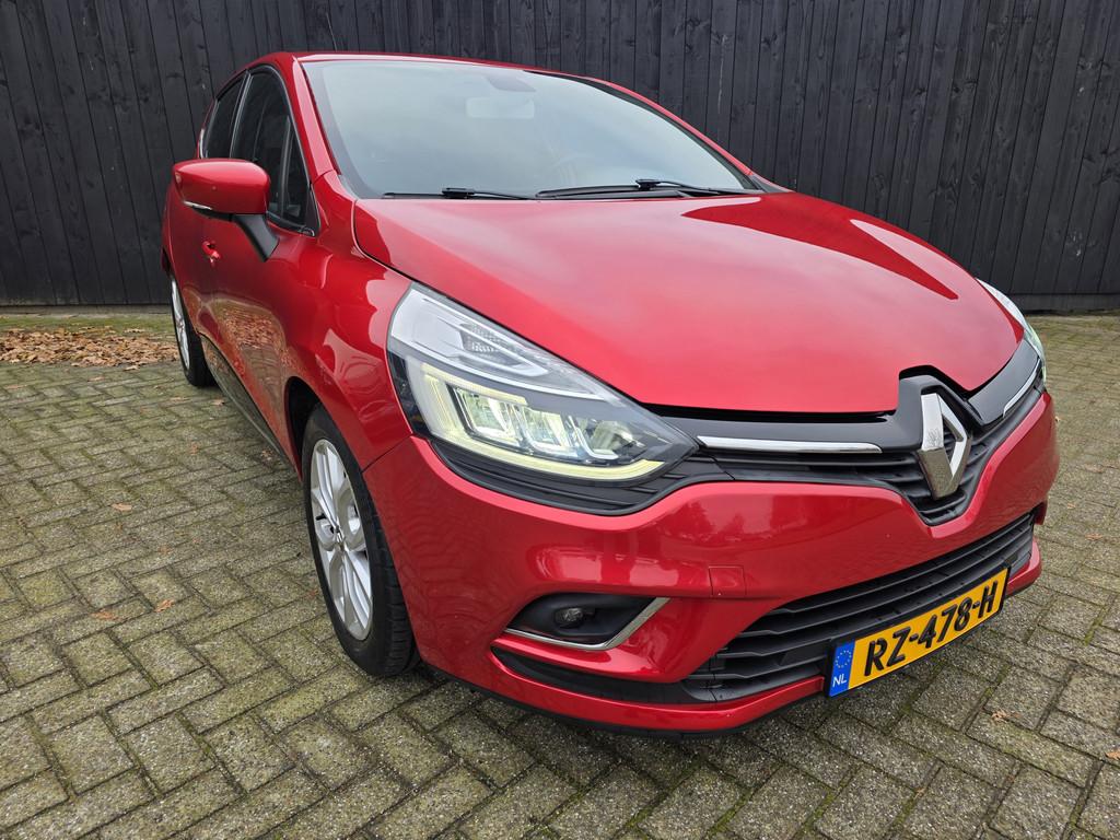 Renault Clio 1.2 TCe Intens (bj 2018, automaat), Auto's, Renault, Gebruikt, Leder en Stof, 49 €/maand, Origineel Nederlands