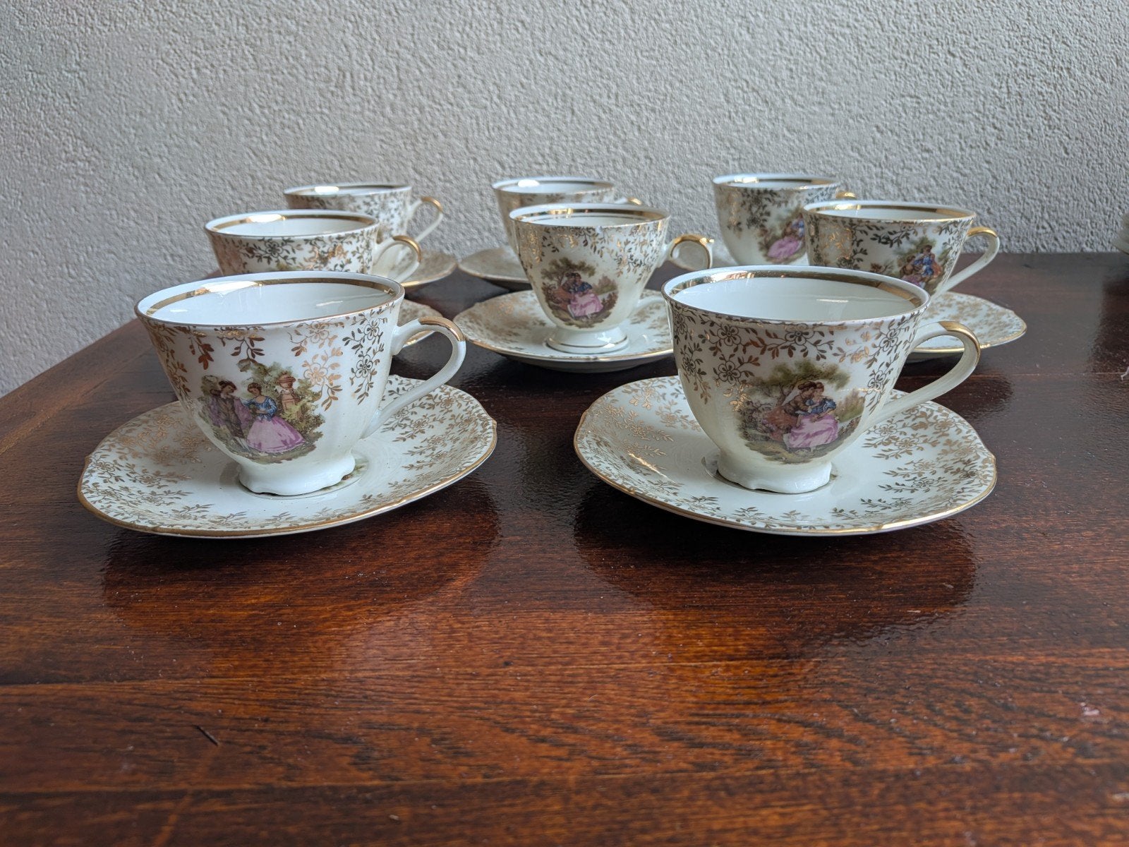 Set van 8 vintage porseleinen kop en schotels, Ophalen