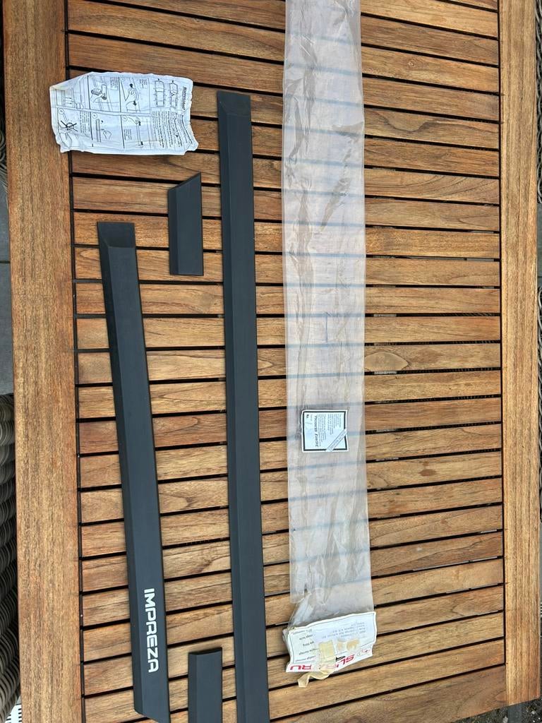 Subaru impreza side moldings NOS OEM, Ophalen of Verzenden, Subaru