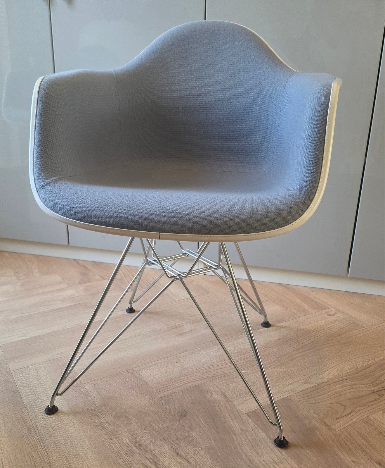 Vitra DAW Eames stoel - Grijs gestoffeerd, wit kuip, Ophalen, Gebruikt, Stof, Modern, Design, Eames