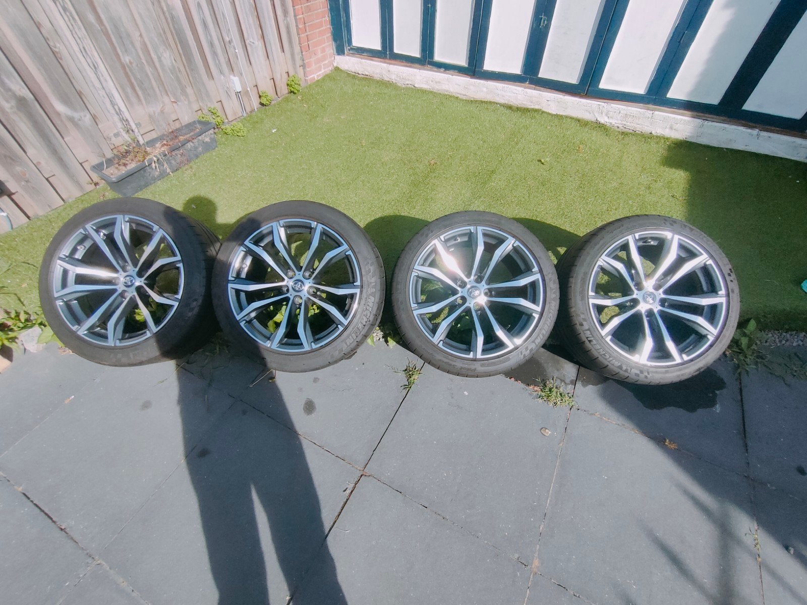 Originele 18 inch Toyota GR Supra Breedset + Michelin banden, Auto-onderdelen, Banden en Velgen, Ophalen, 18 inch, Banden en Velgen