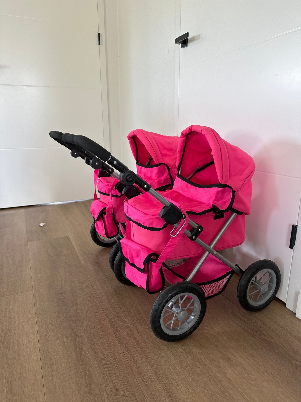 Twee roze Bayer poppenwagens, inklapbaar, weinig gebruikt, Ophalen, Zo goed als nieuw, Overige typen