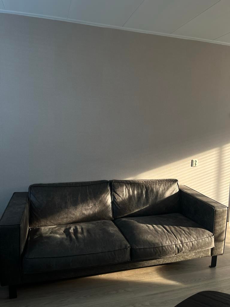 2 Leren Zwarte Banken - Ook Los Te Koop (2.15m x 83cm), Huis en Inrichting, Banken | Bankstellen, Ophalen, Gebruikt, Driepersoons