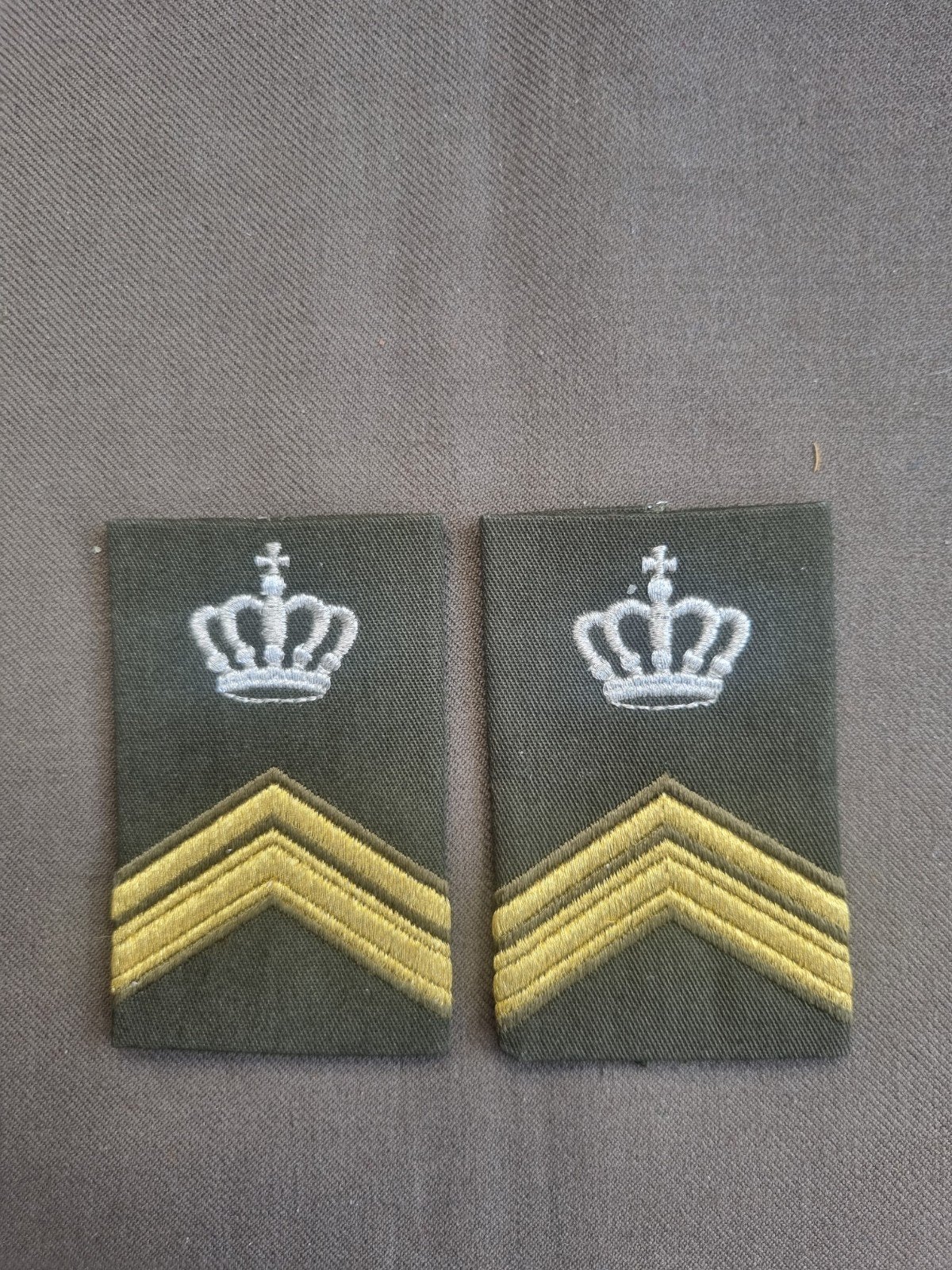 Rangen DT trui sergeant majoor instructie, Verzamelen, Militaria | Algemeen, Ophalen of Verzenden, Landmacht, Nederland, Embleem of Badge