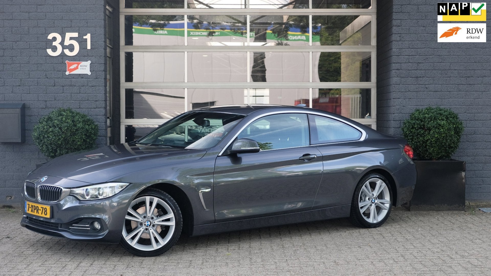BMW 4-serie Coupé 420i High Executive Leder Camera | 1e eig, Auto's, Automaat, Dealer onderhouden, Achterwielaandrijving, Gebruikt