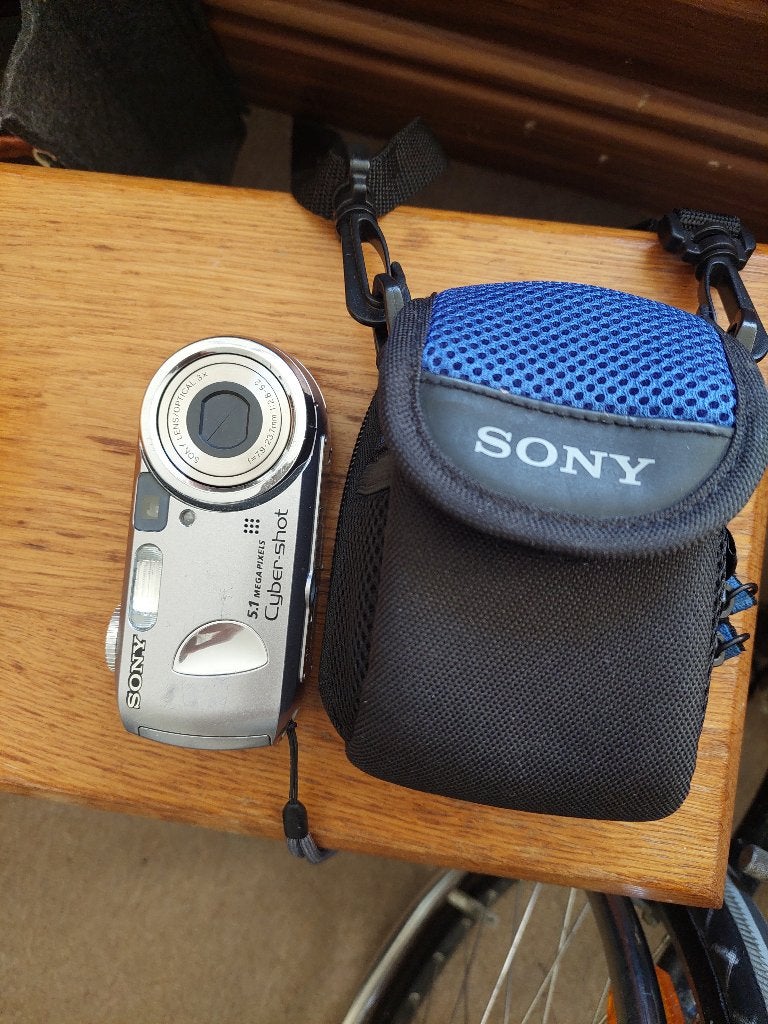Sony Cyber-shot DSC-P93A digitale camera, Audio, Tv en Foto, Fotocamera's Digitaal, Ophalen of Verzenden, Cameratas, Sony, 8 keer of meer
