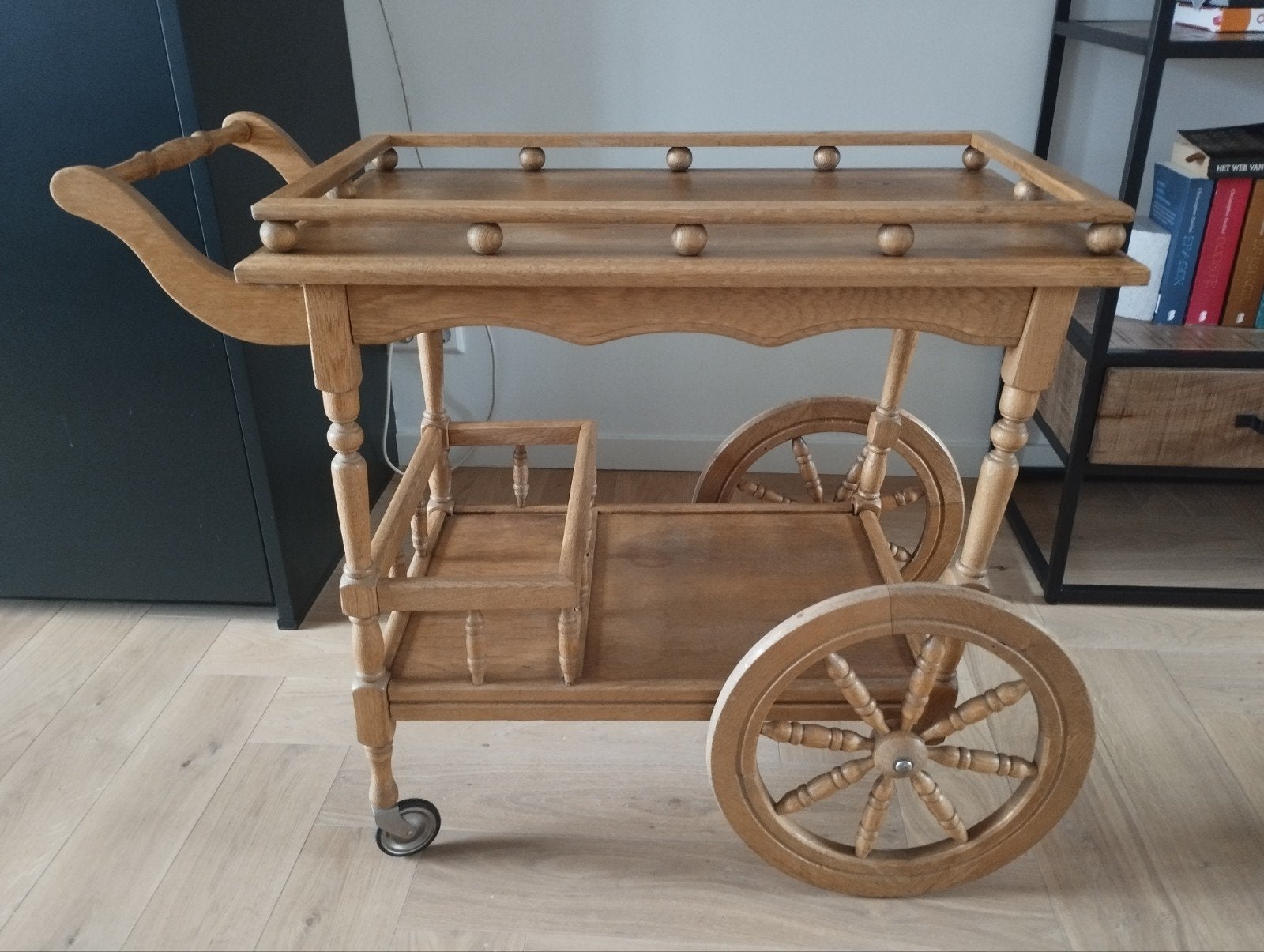 Vintage houten serveerwagen / theewagen, Ophalen