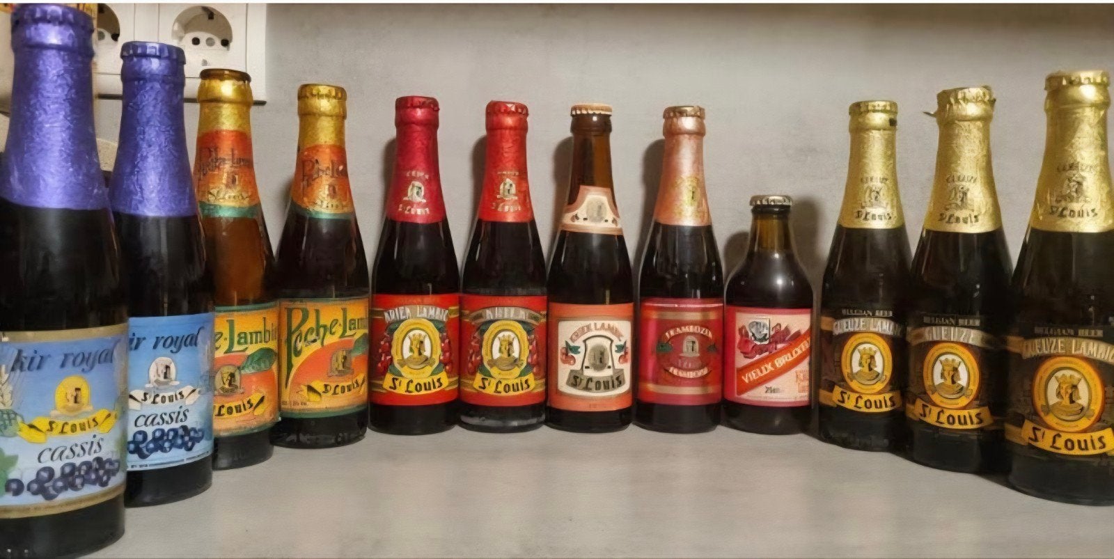 11 St. Louis: 2x Cassis, 2x Pêche, 3x Kriek, 4x Gueuze, Fram, Verzamelen, Biermerken, Ophalen of Verzenden, Zo goed als nieuw