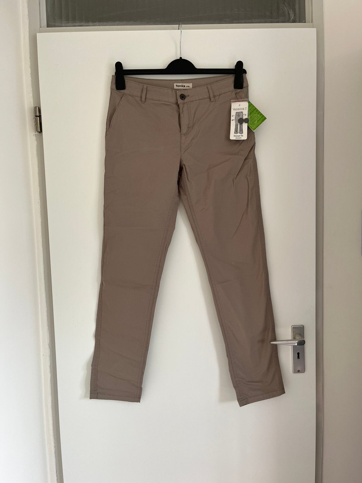 Beige / lichtbruine chino / loose fit broek, maat 38/M C&A, Kleding | Dames, Maat 38/40 (M), Beige, Nieuw, Ophalen of Verzenden