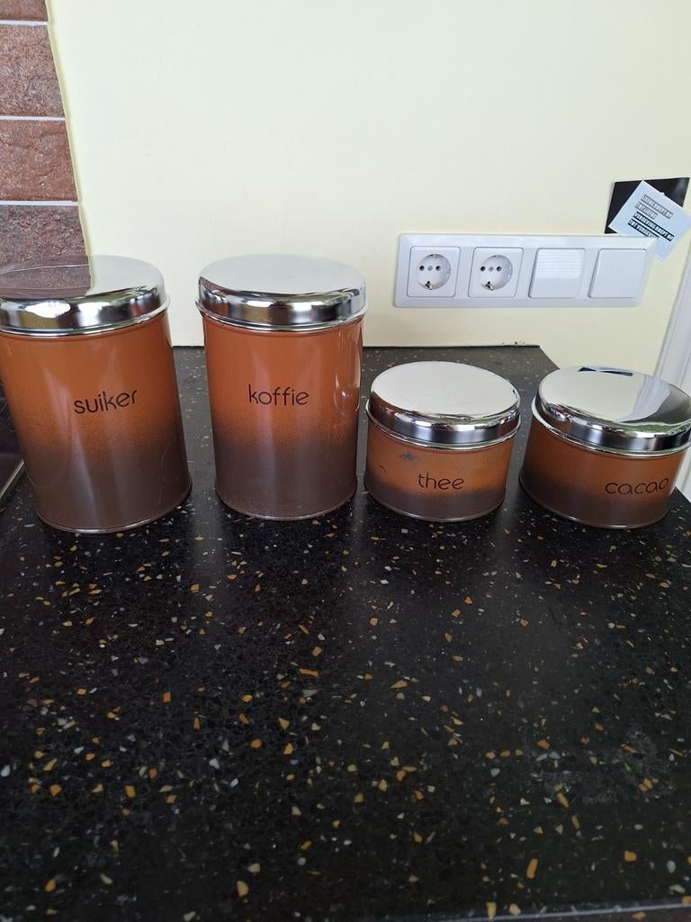 Vintage izgs set van 4 brabantia voorraadbussen shadow brown, Ophalen, Overige materialen, Pot, Bus of Blik