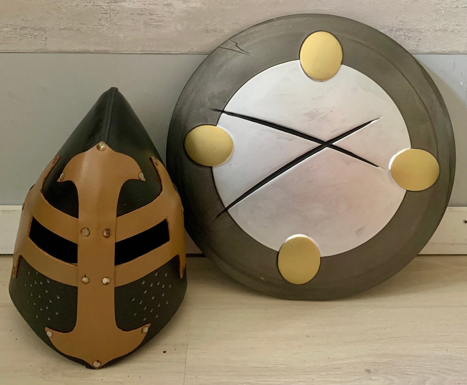 Lederen Ridderhelm & Foam Schild [Goede staat], Ophalen of Verzenden, Zo goed als nieuw, Handschoenen, Hoed of Pet