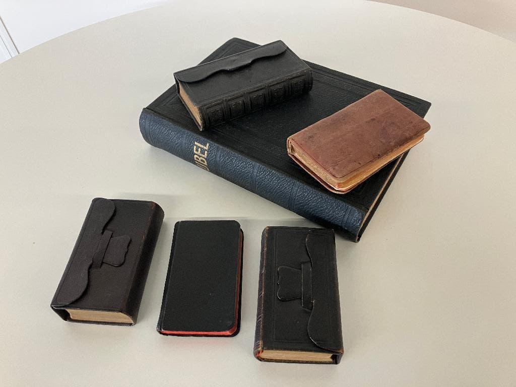 Set oude bijbels en theologische boeken, Antiek en Kunst, Ophalen of Verzenden, Bijbel