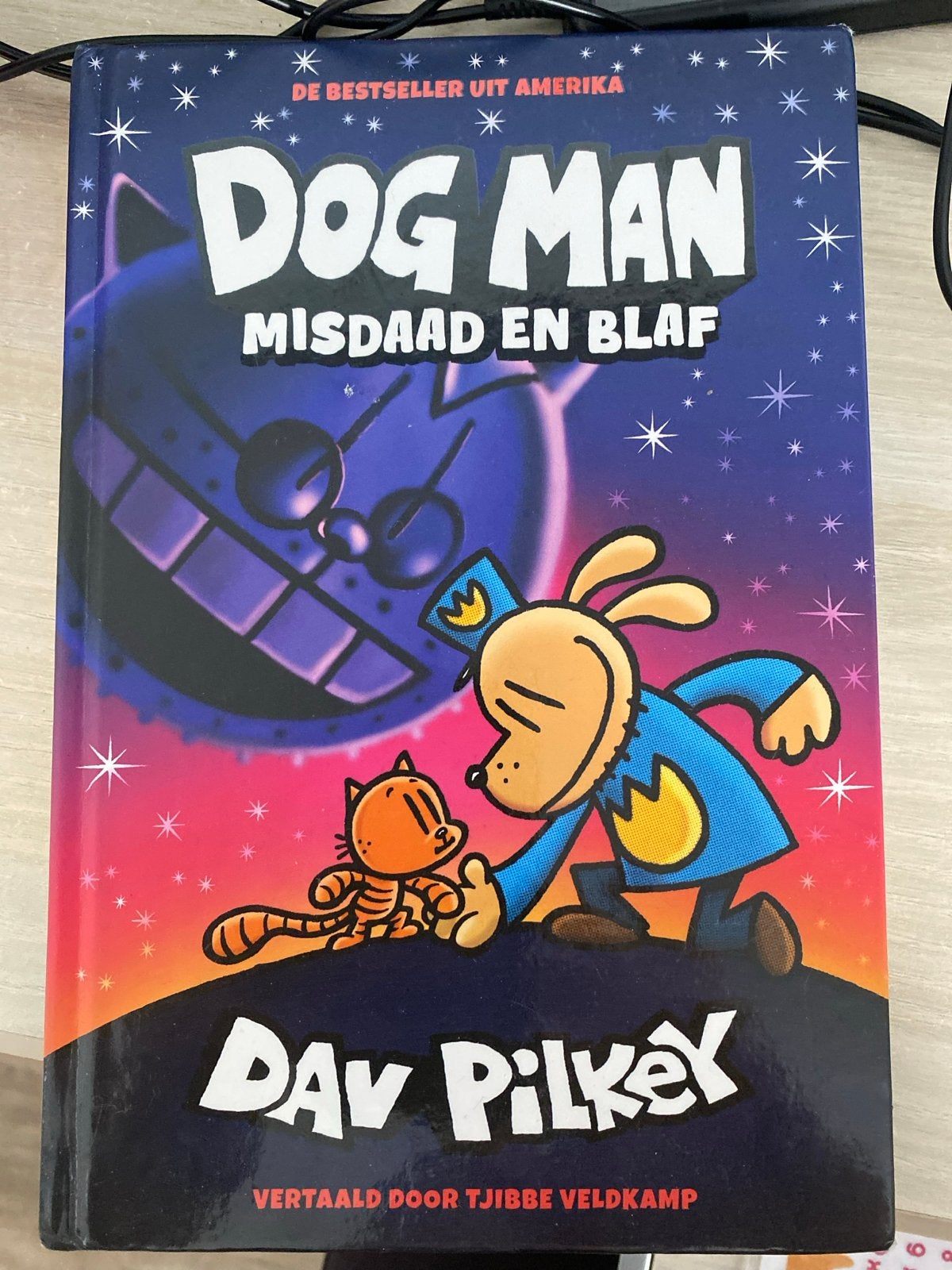 Dog Man: Misdaad en Blaff - Dav Pilkey (Zo goed als nieuw), Ophalen of Verzenden, Zo goed als nieuw, Fictie