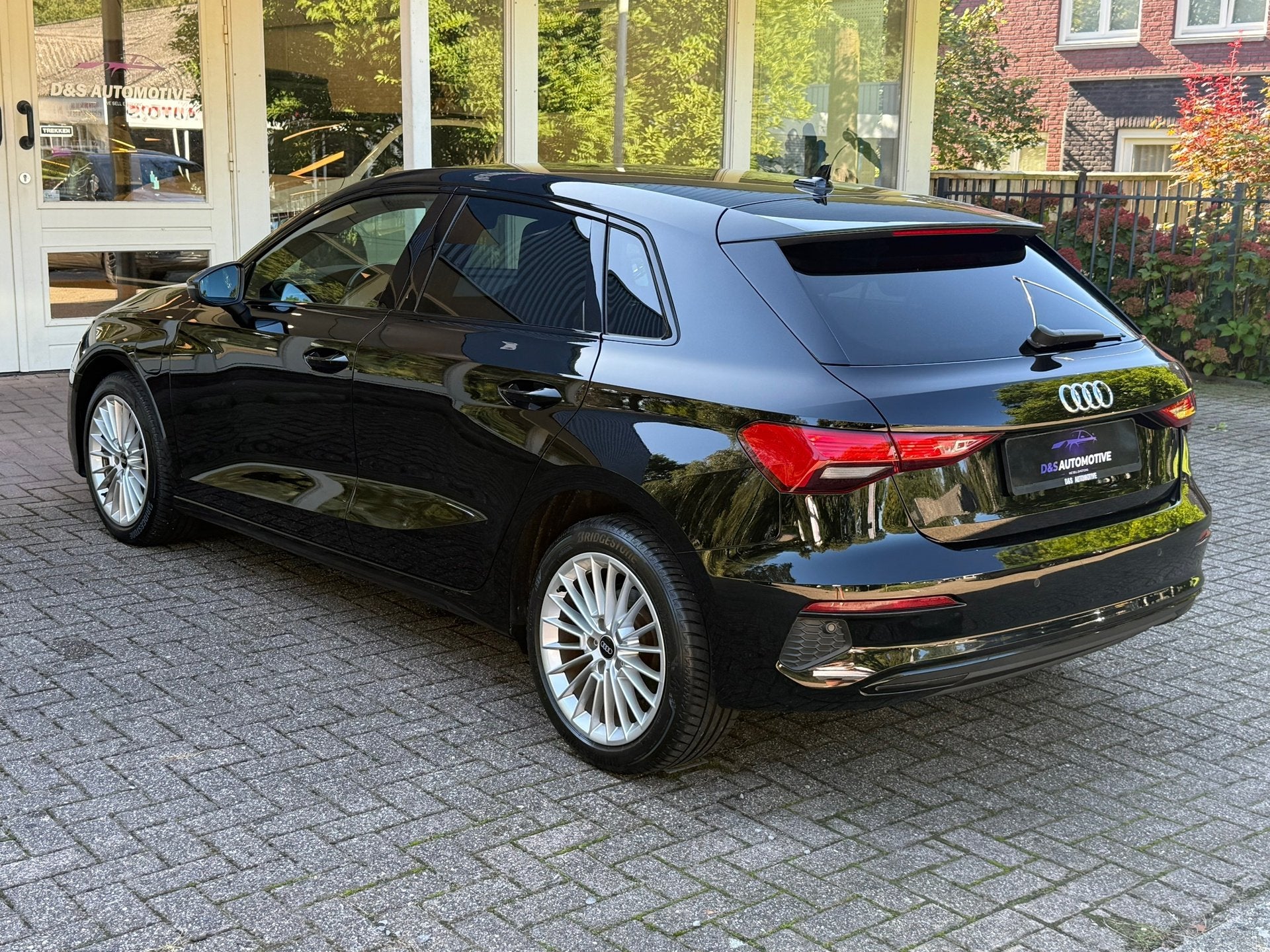 Foto 9 van Audi A3 Sportback 40 TFSI e Advanced edition S LINE/STOELVER