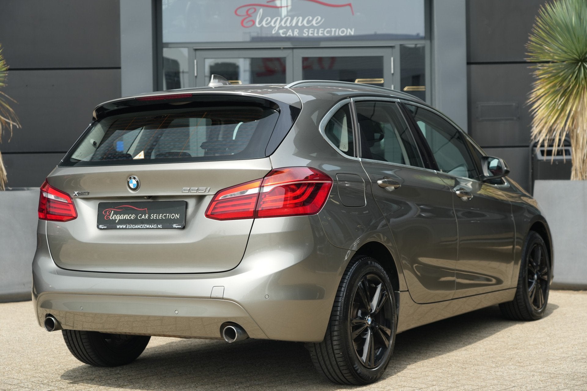 BMW 2 Serie Active Tourer 225i xDrive High Executive 232pk N, Auto's, Automaat, 1998 cc, 232 pk, Gebruikt
