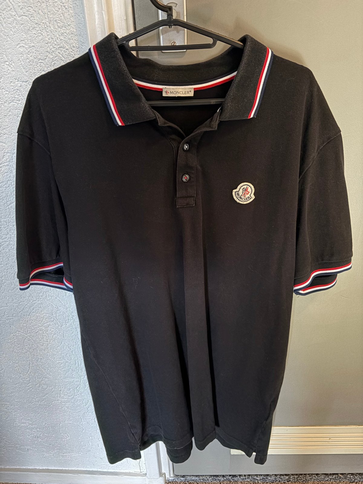 Moncler Polo Shirt Zwart XXL - Gedragen, goede staat, Ophalen of Verzenden, Gedragen, Overige maten, Zwart