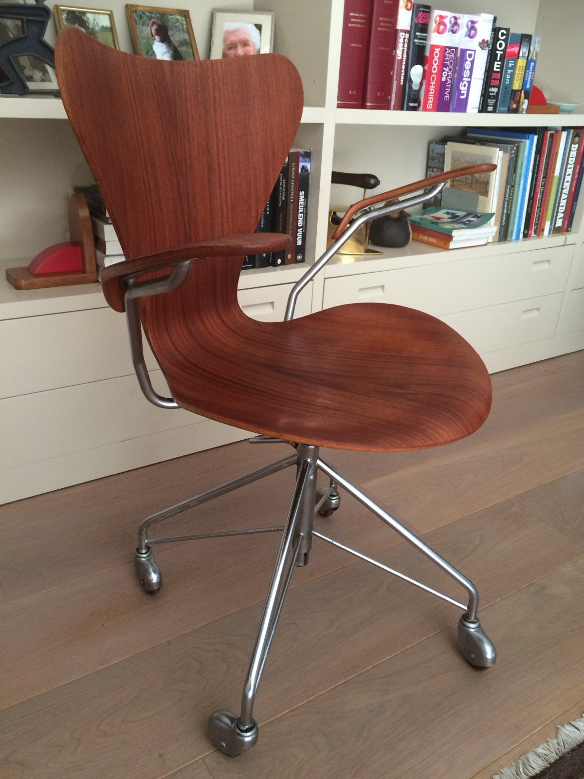 Zeldzame vroege vlinder-bureaustoel Arne Jacobsen 1955, Ophalen, Gebruikt, Bruin, Bureaustoel