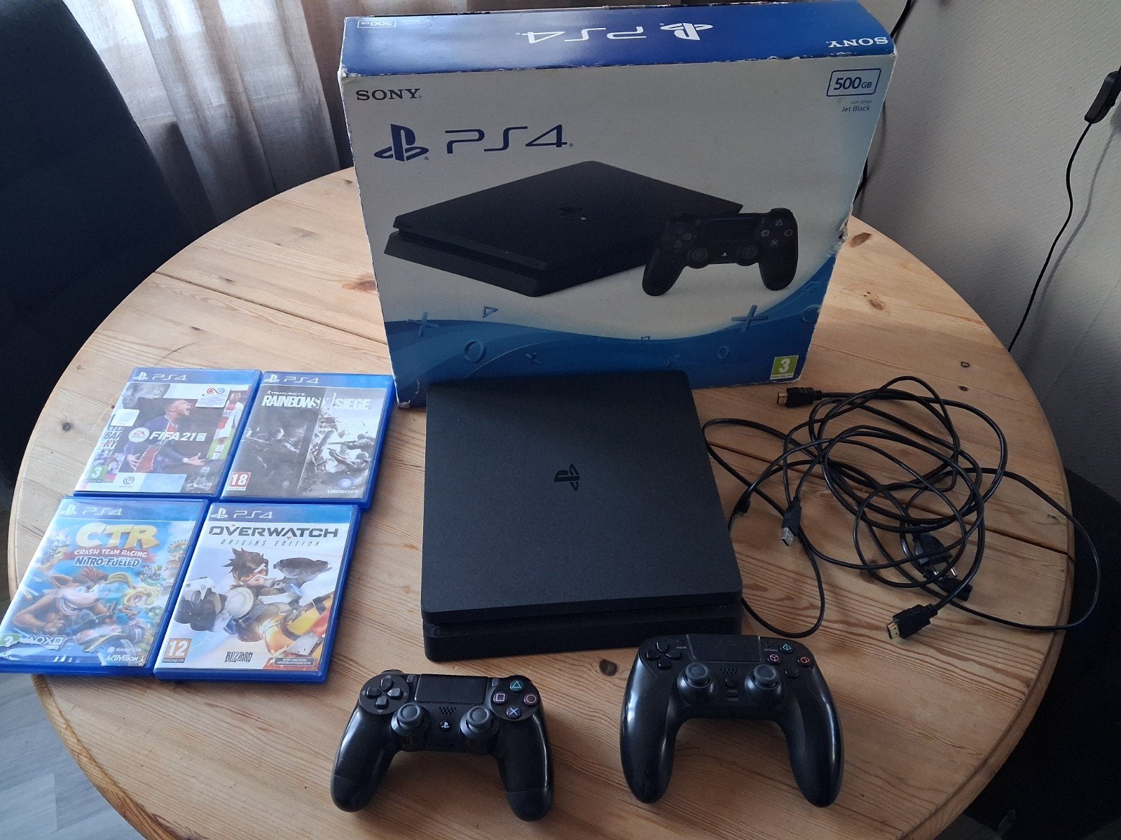 Sony PlayStation 4 Slim met 2 controllers en games, Met games, Met 2 controllers, Ophalen of Verzenden, Zo goed als nieuw