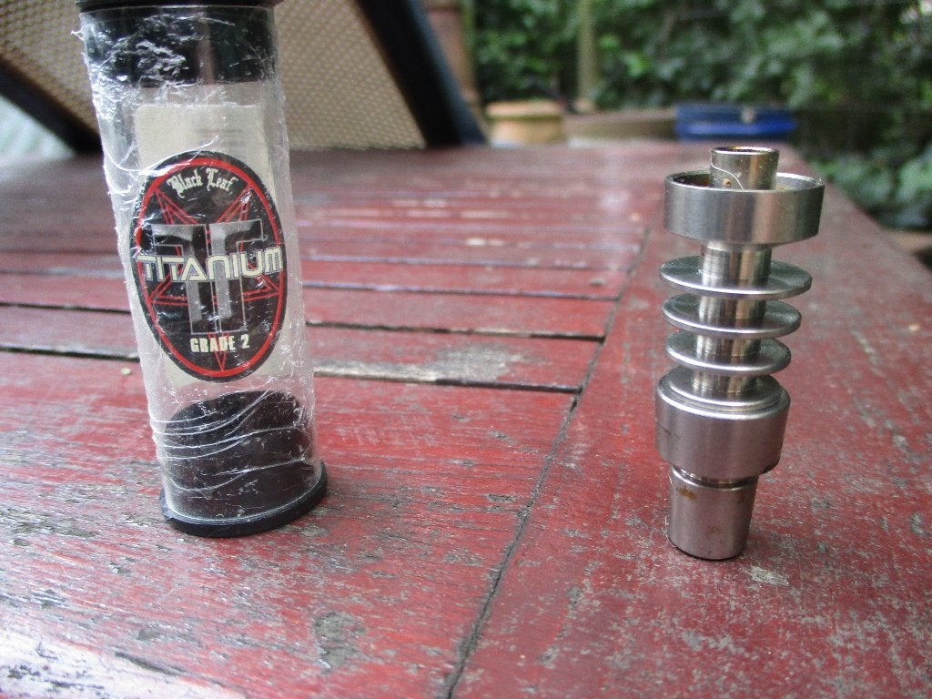 Black Leaf Titanium Dab Rig voor een Bong, Ophalen of Verzenden, Zo goed als nieuw, Luciferdoosjes of -merken