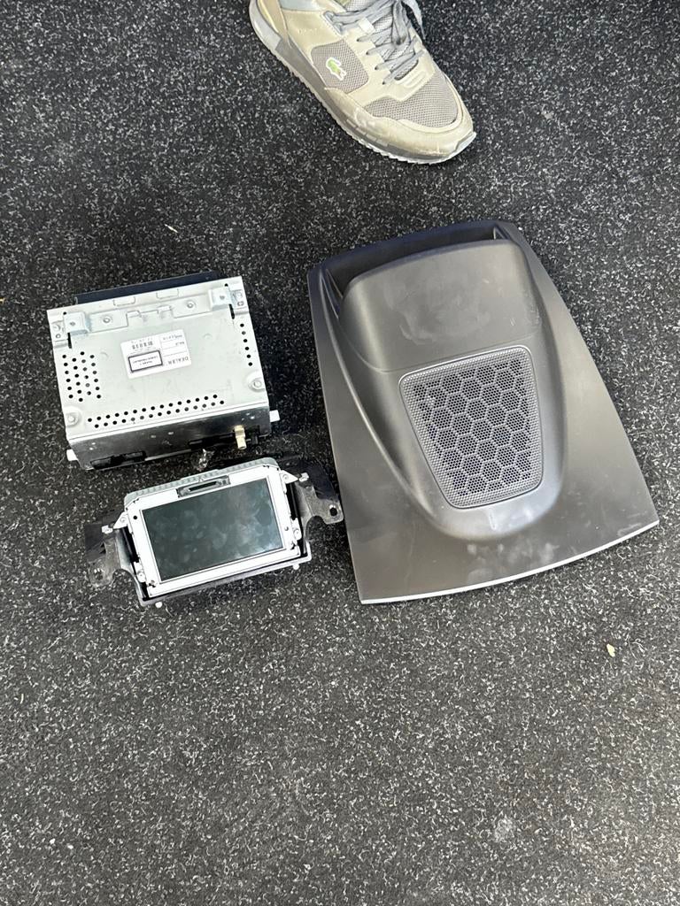Ford Fiesta 2015 radio met scherm en afdekplaat, Auto diversen, Autoradio's, Ophalen of Verzenden, Gebruikt