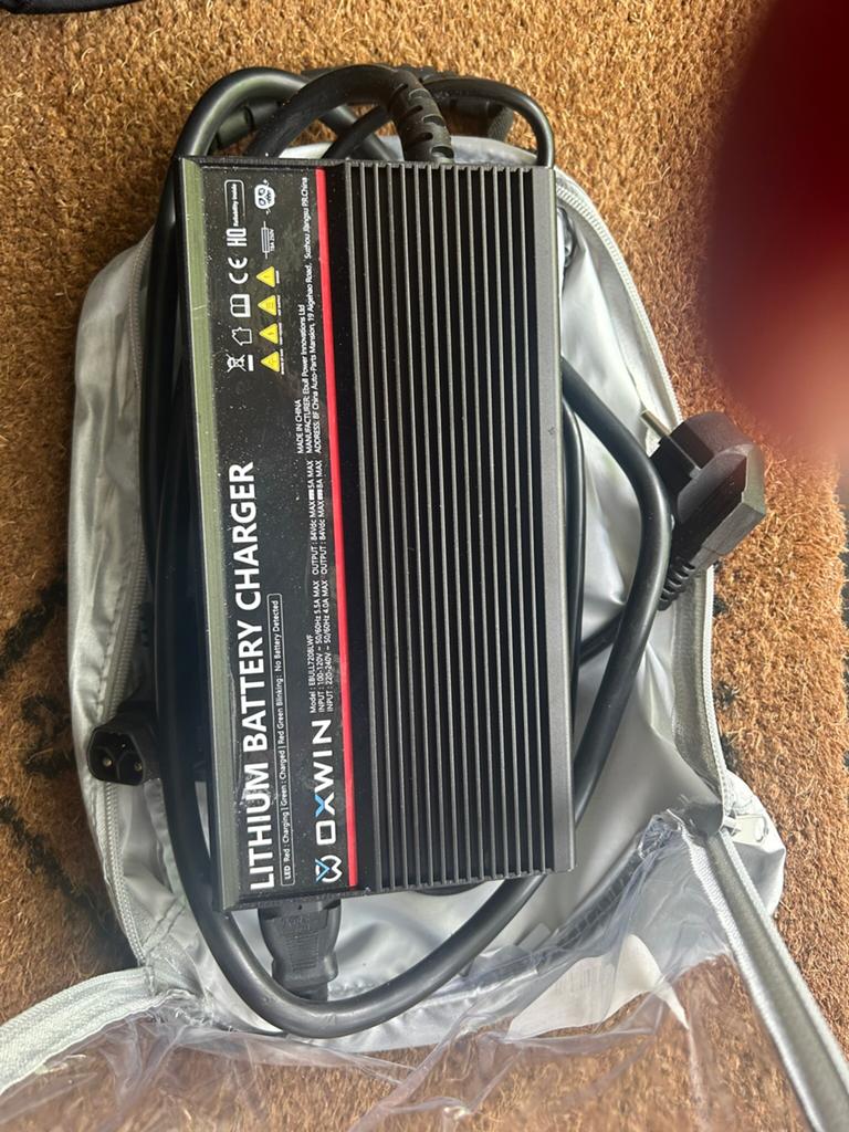 Oxwin Lithium Batterijlader - Nieuwstaat, Ophalen of Verzenden, Zo goed als nieuw