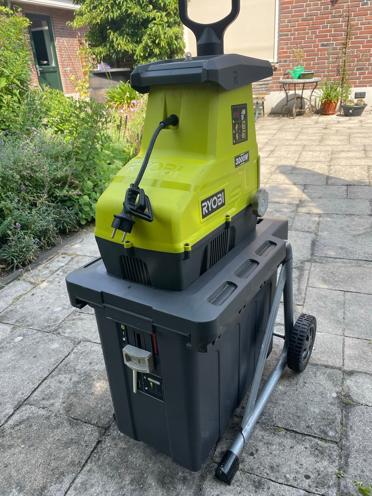 Ryobi Hakselaar 3000W - Krachtige Elektrische Hakselaar, Ophalen, Gebruikt, Elektrisch, Met opvangbak