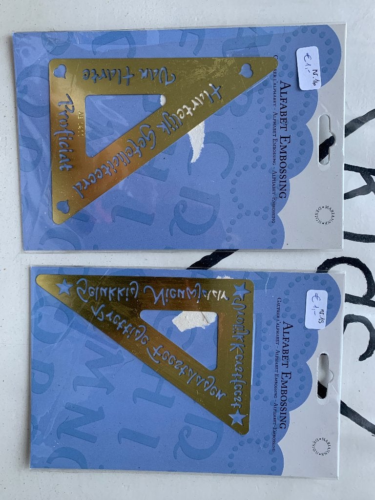2 Embossing mallen met tekst: Alfabet, Gefeliciteerd, Kerst, Ophalen of Verzenden, Nieuw, Kerst, Pons of Mal