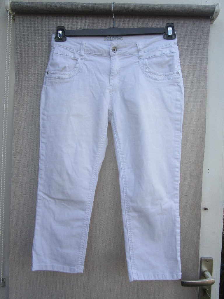 Capri broek RED BUTTON mt  38  wit, Kleding | Dames, Maat 38/40 (M), Verzenden, Wit, Zo goed als nieuw
