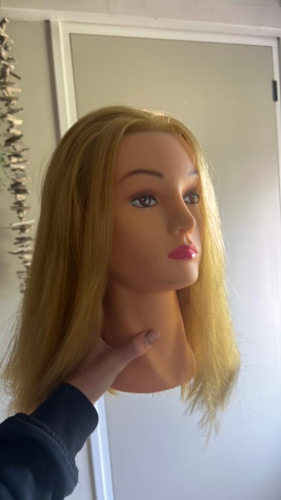 Kappers oefenpop met blond haar, Ophalen of Verzenden