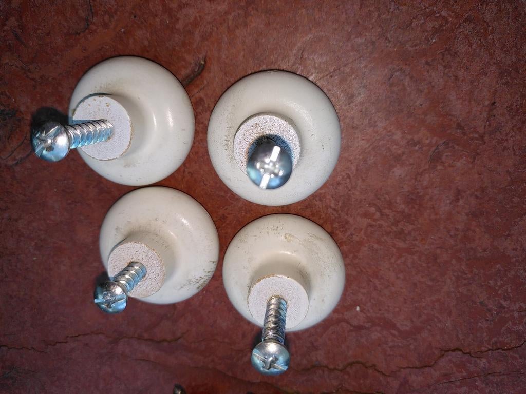 4x Houten ladeknoppen IKEA met schroeven, Ophalen of Verzenden, Gebruikt