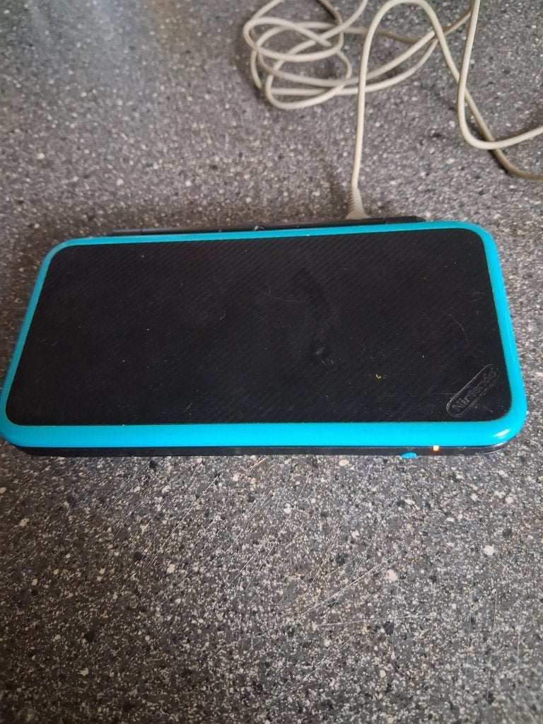 New Nintendo 2DS XL, Spelcomputers en Games, Spelcomputers | Nintendo 2DS en 3DS, 2DS, Gebruikt, Met games, Verzenden