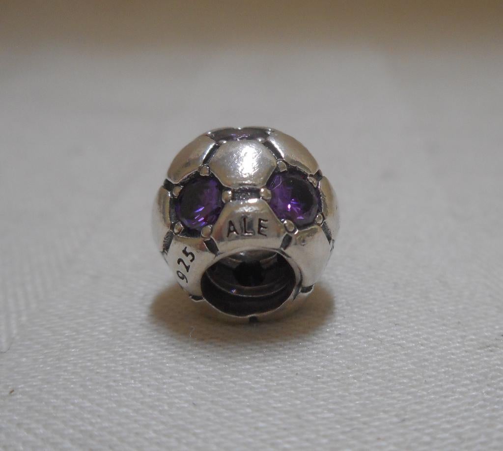 Zilveren Pandora bedel met paarse stenen nr.1224, Verzenden, Pandora, Zo goed als nieuw, 1 bedel