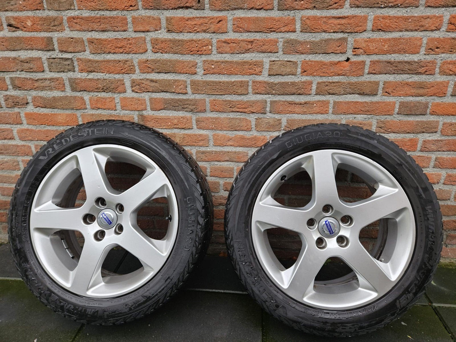 Volvo 17 inch velgen met Vredestein Winter  banden, Ophalen, Gebruikt, Banden en Velgen, 17 inch
