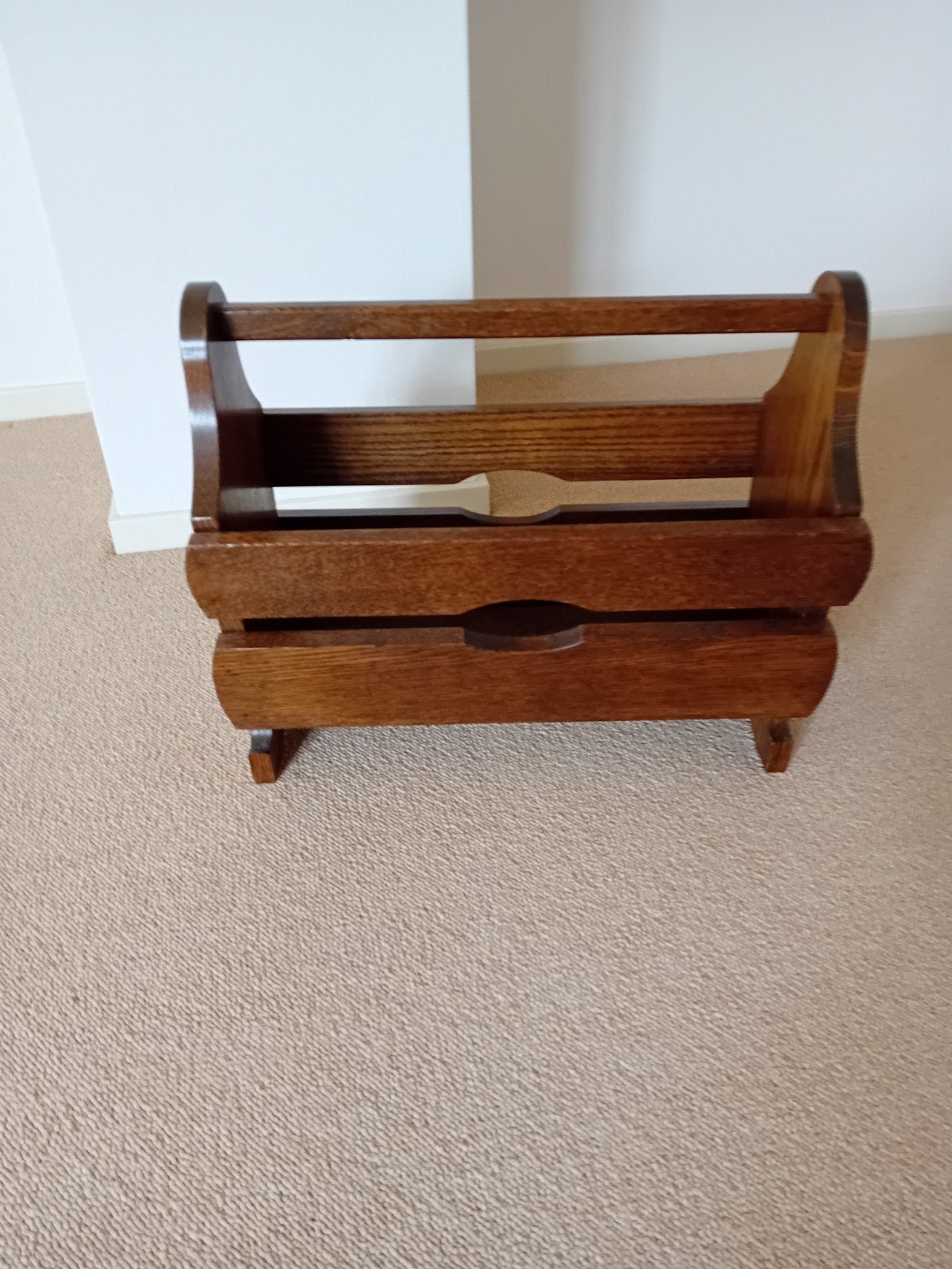 Donker eiken krantenbak - 48x40 cm, Krantenbak, Ophalen, Gebruikt, Hout