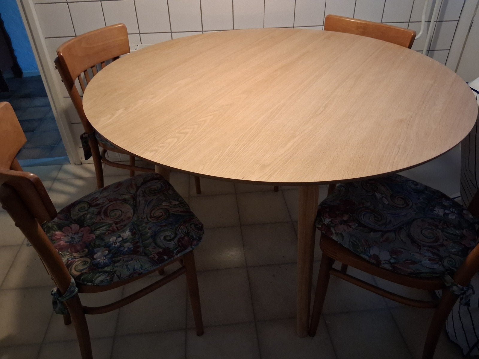 eettafel, Ophalen, Rond, 100 tot 150 cm, 100 tot 150 cm