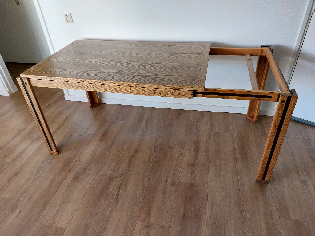 Foto 6 van Eettafel uitschuifbaar.  Kleur eiken