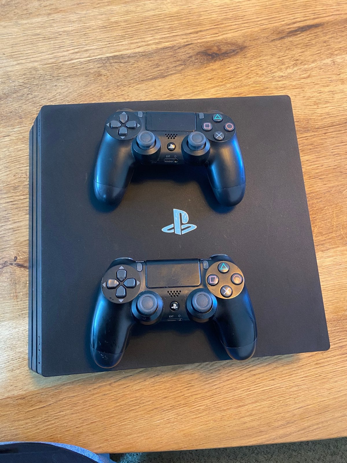 PlayStation 4 Plus, Spelcomputers en Games, Spelcomputers | Sony PlayStation 4, Ophalen, Met 2 controllers, Zo goed als nieuw