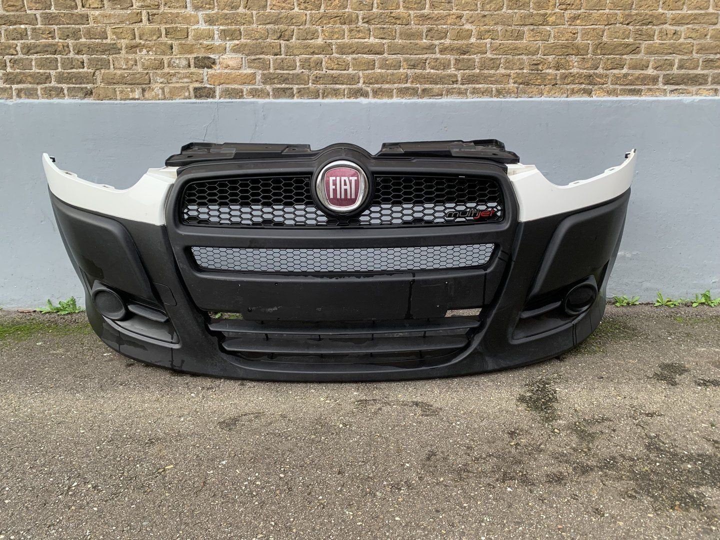 voorbumper fiat doblo 2009 tot 2014 ( wit ) bumper, Auto-onderdelen, Gebruikt, -, Voor, -